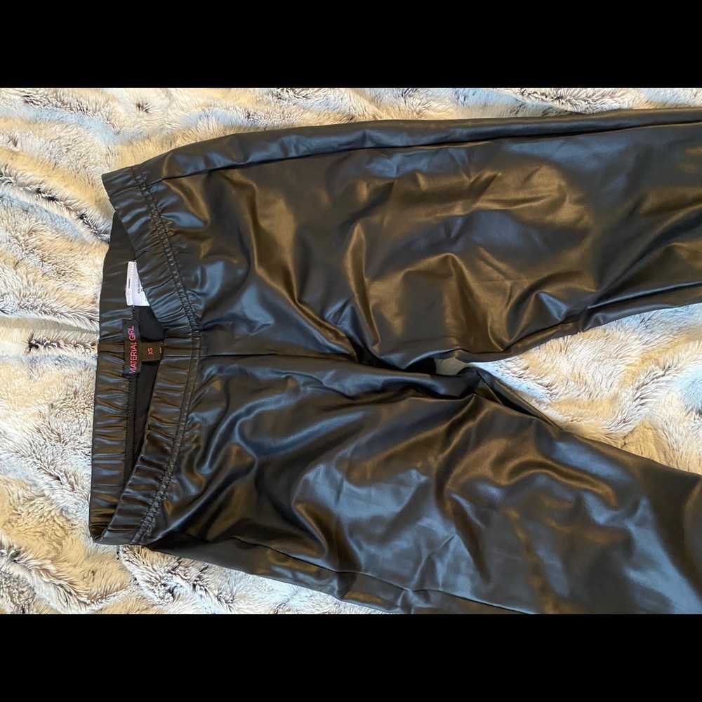 Skinny leather pants